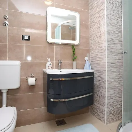 Victory شقة رافني