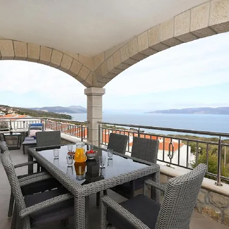 Victory Apartment Ravni