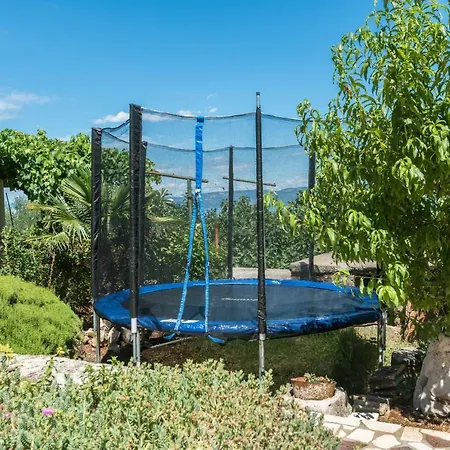 Victory شقة رافني