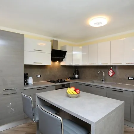 Victory Apartment *