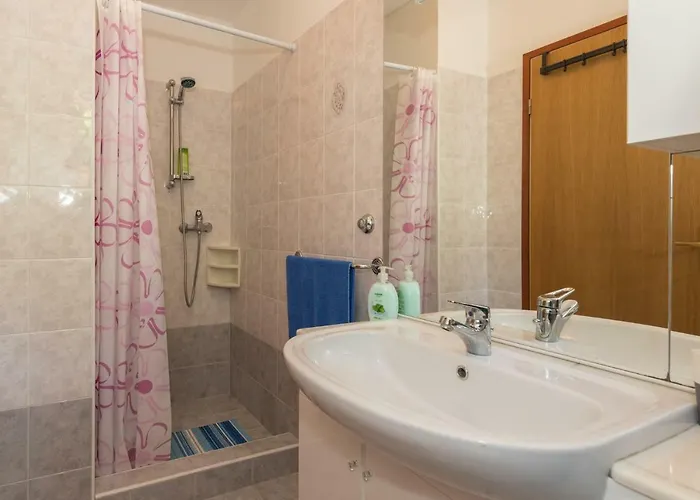 Victory Lägenhet Ravni